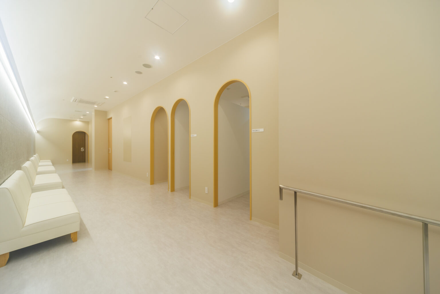 広い待合室の写真